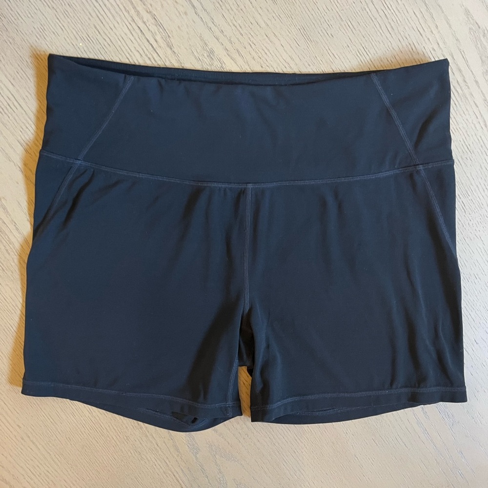 EUC Athleta Salutation Yoga Bike Shorts in Black, XL